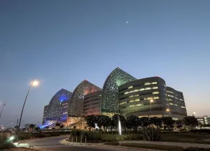 أعلن مستشفى السدرة في قطر عن وظائف طبية متعدد تشمل طب و تمريض و موظفين / اطباء و ممرضين و ممرضات و ادريين وموظفين علمآ أن الرواتب مرتفعة